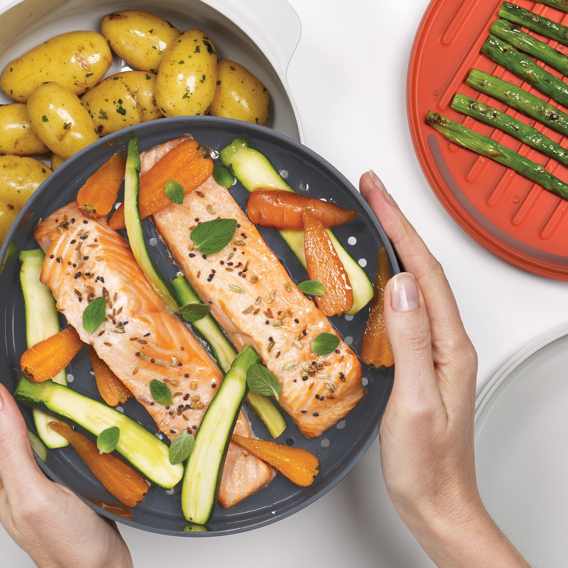 Joseph Joseph Stackable Cooking Set | Serving |Detail View